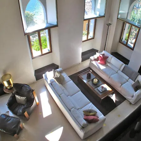 Вилла Castello Lake Como *